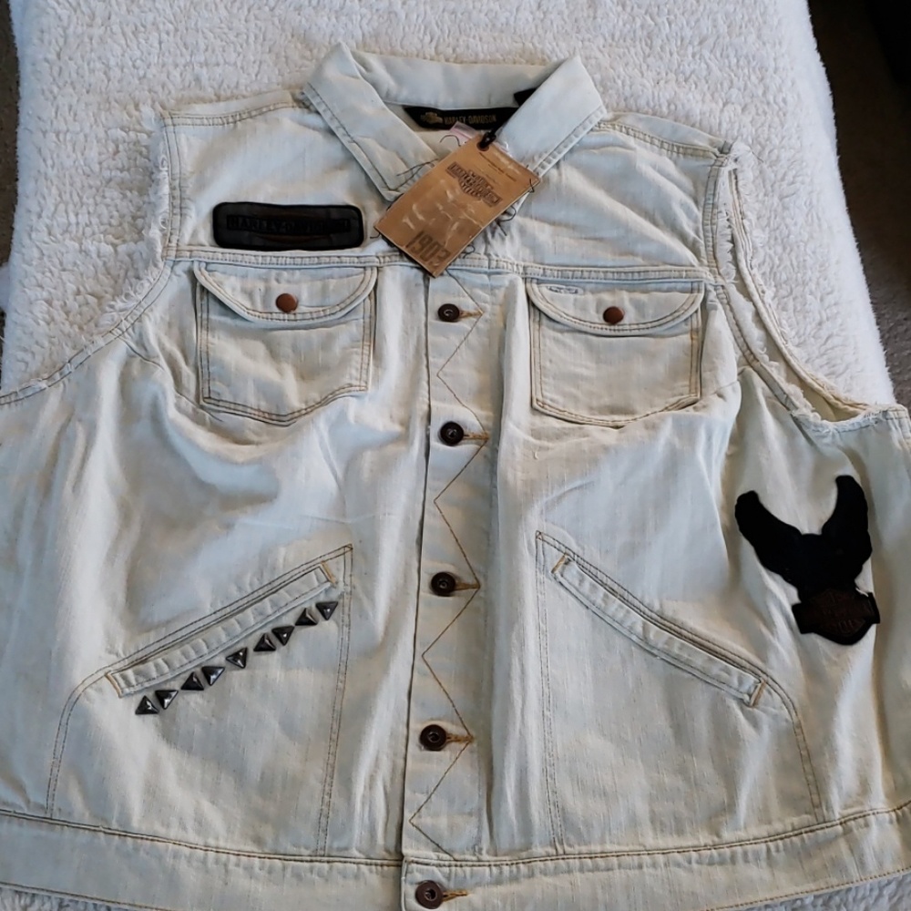 Size 3W Harley Davidson vest.